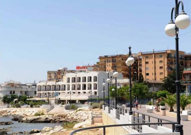 Hotel Panorama Del Golfo Manfredonia Exterior photo